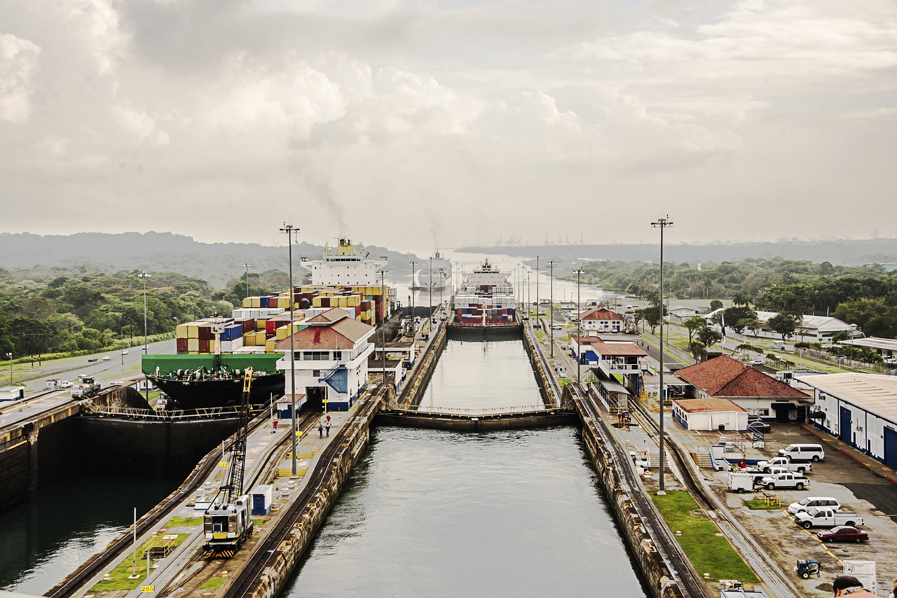 panama, panama canal, locks-1286151.jpg